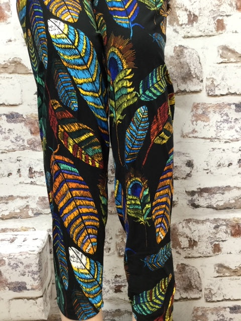 Glamour Feather Printed Leggings – 2 Blondes Apparel