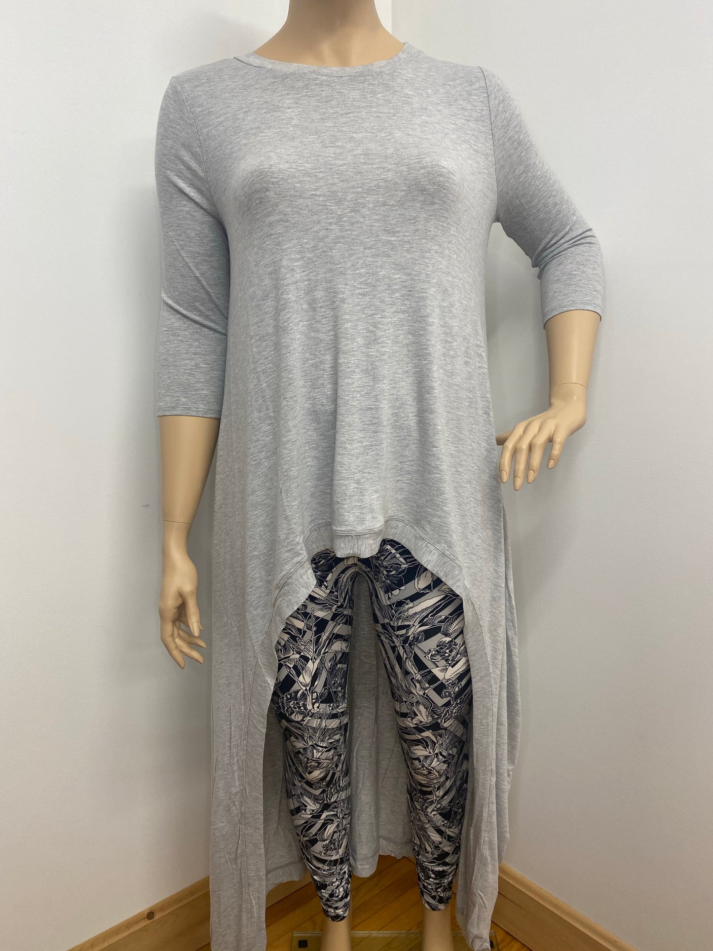 Plus Size High-Low Longline 3/4 Sleeve Top