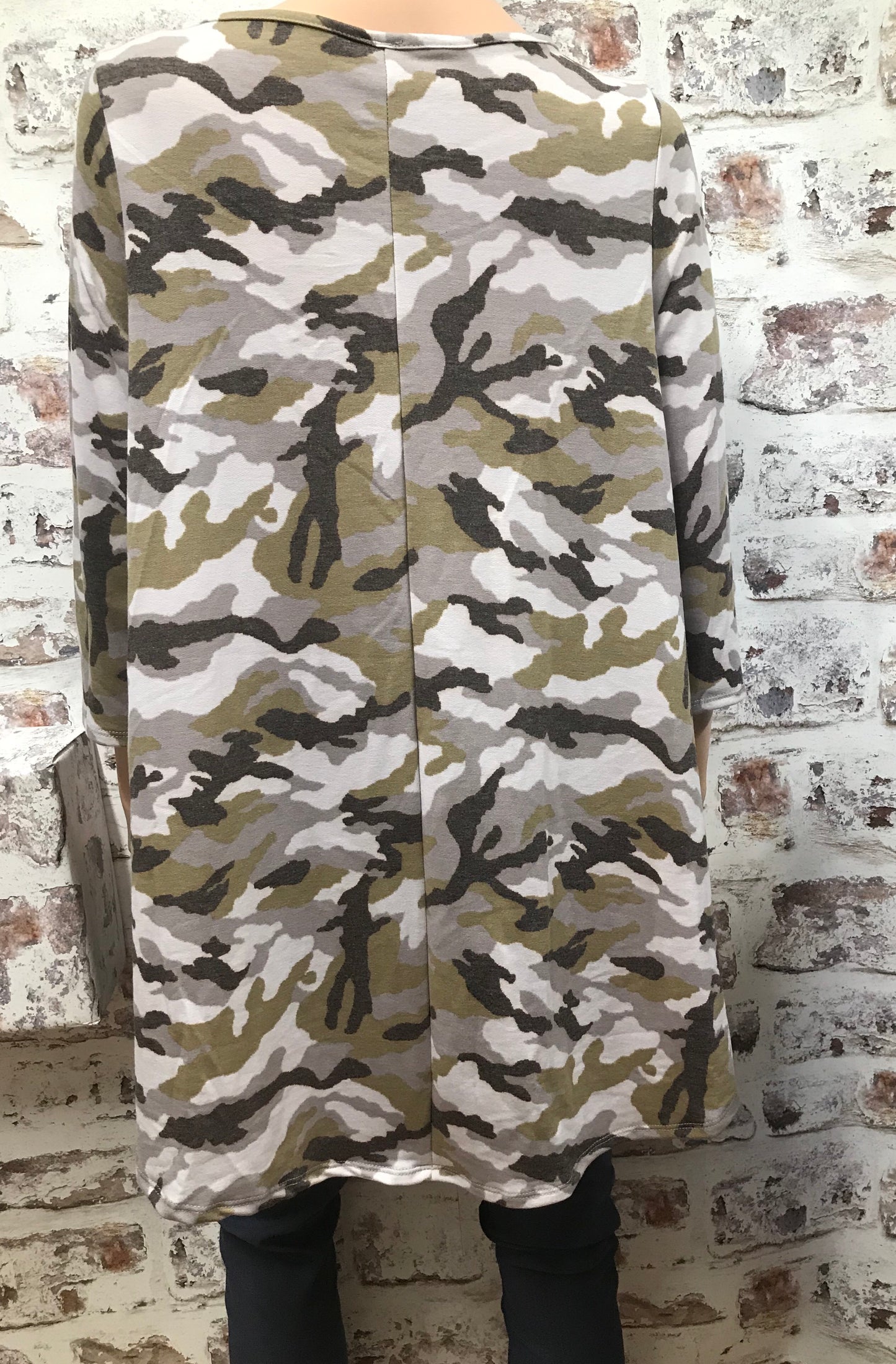 Plus Size 3/4 Sleeve Camouflage Top