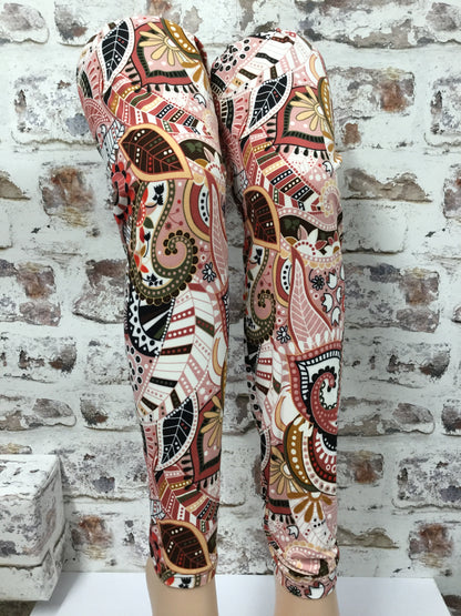 Plus Leggings "Pastel Paisley"