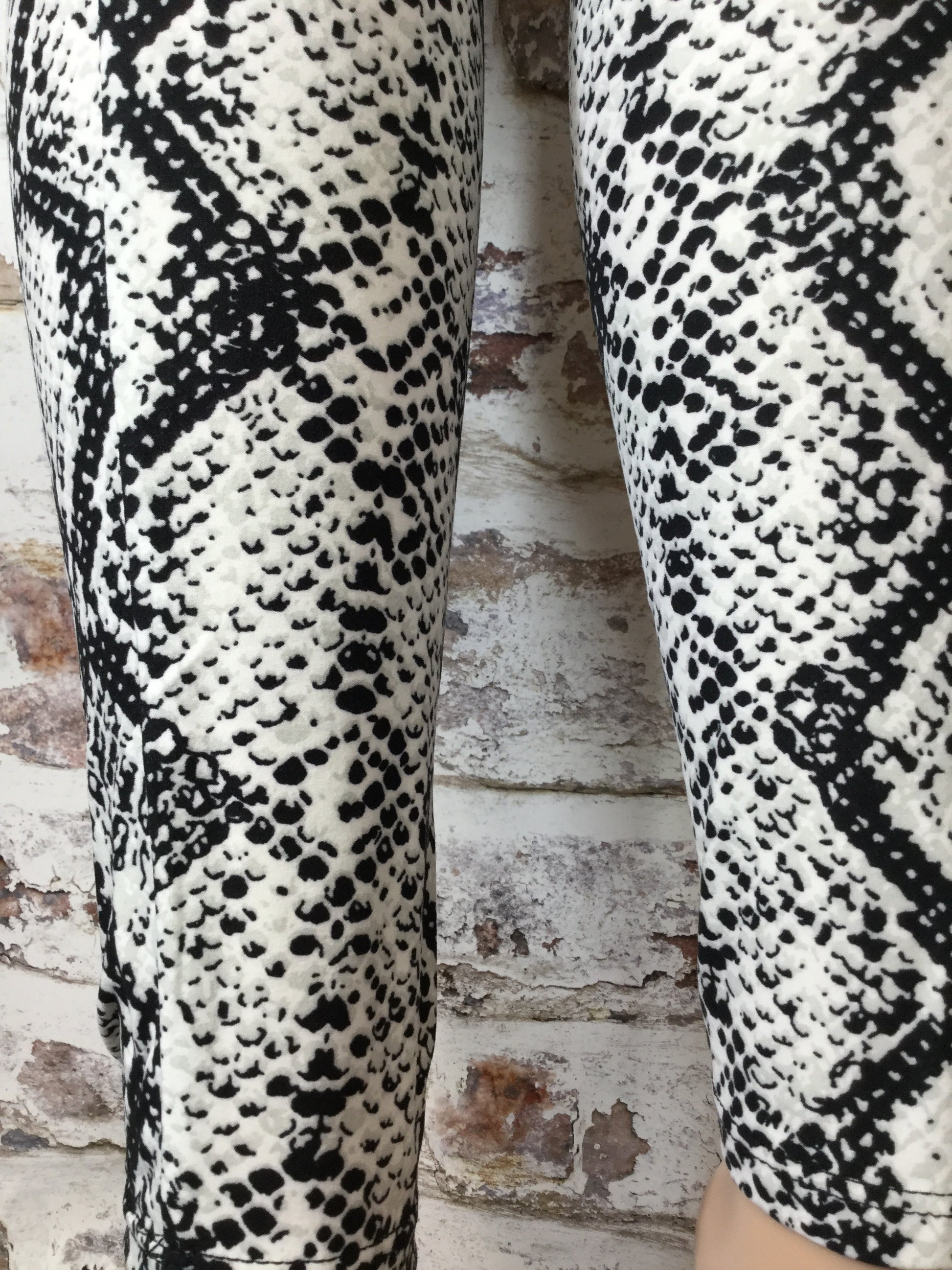 White Snake Skin Print Tights Women's Faux Snakeskin Patterned
