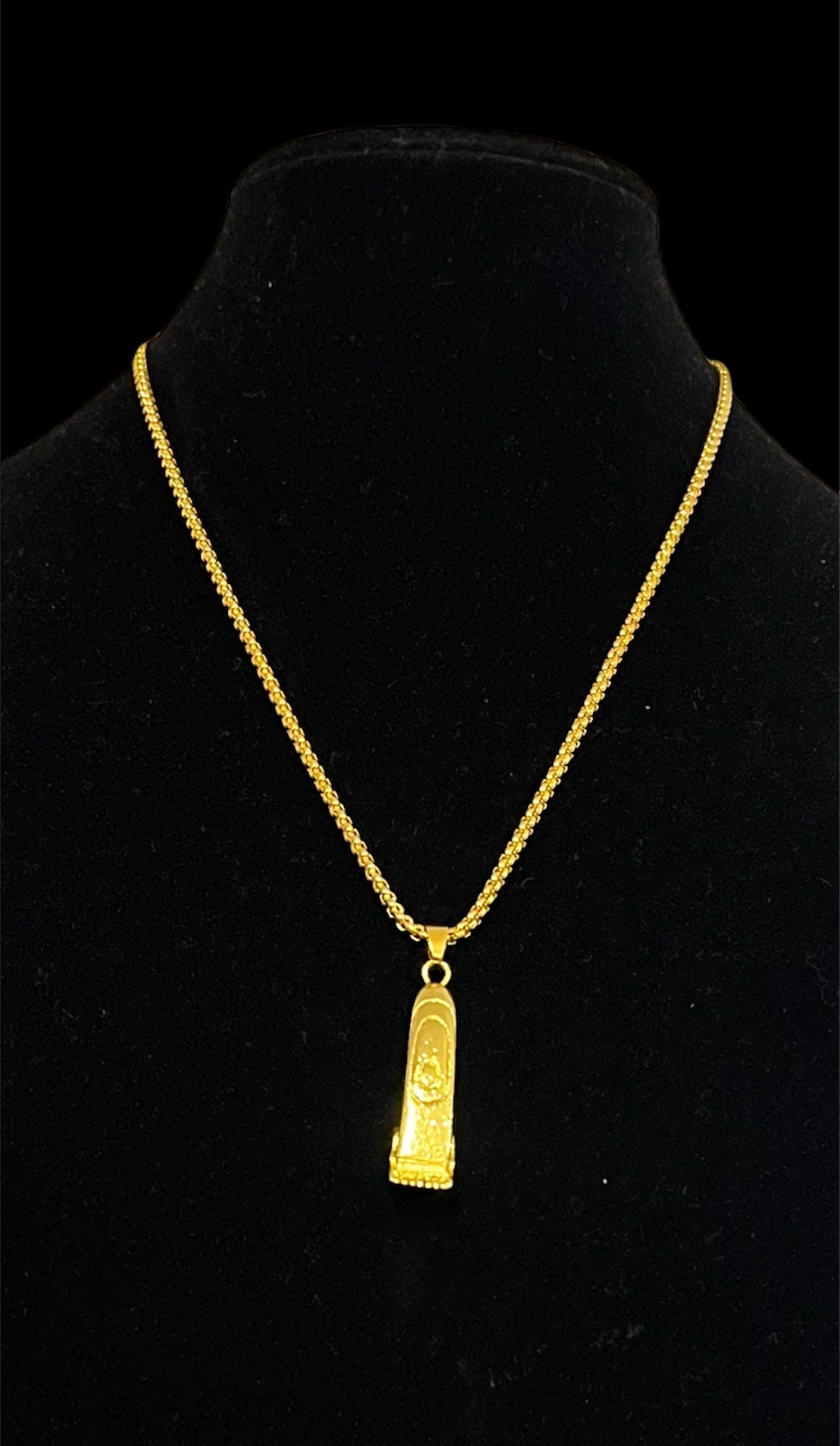 Clipper Pendant Necklace