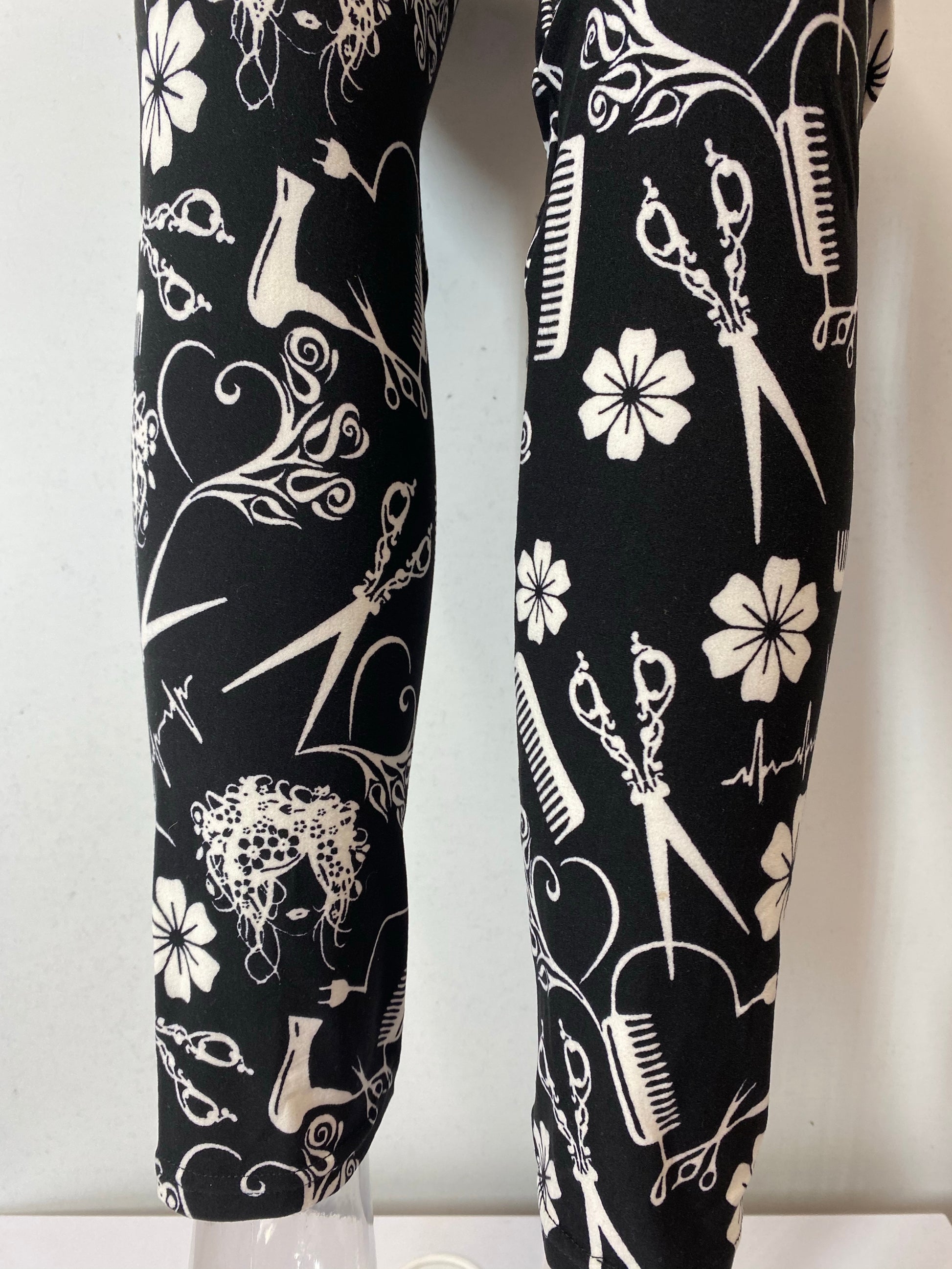 One Size Bright Floral Print Leggings on White Background – Denise's  Delights - Barber Enterprises
