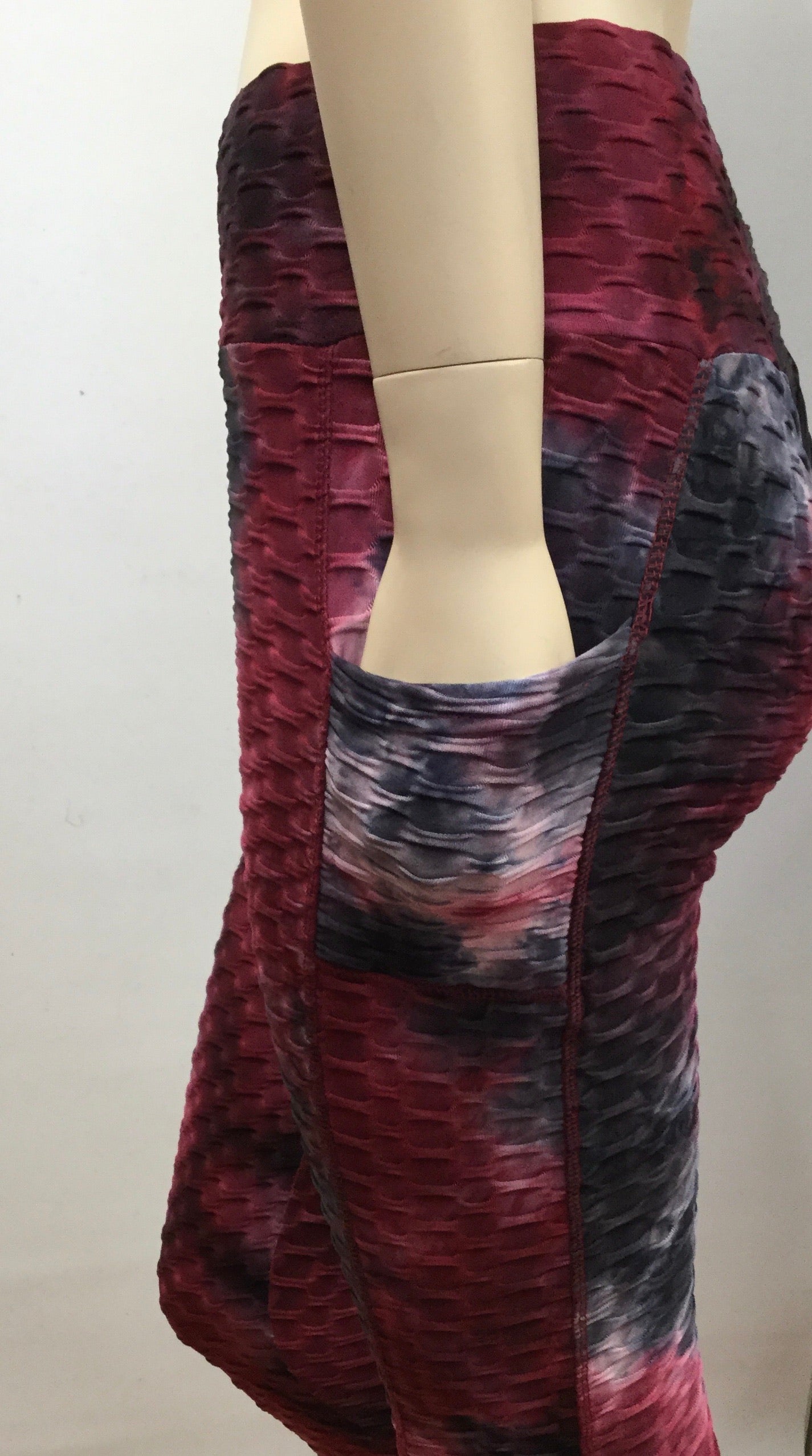 Textured Honeycomb Burgundy Tie Dye  Leggings w/pocket