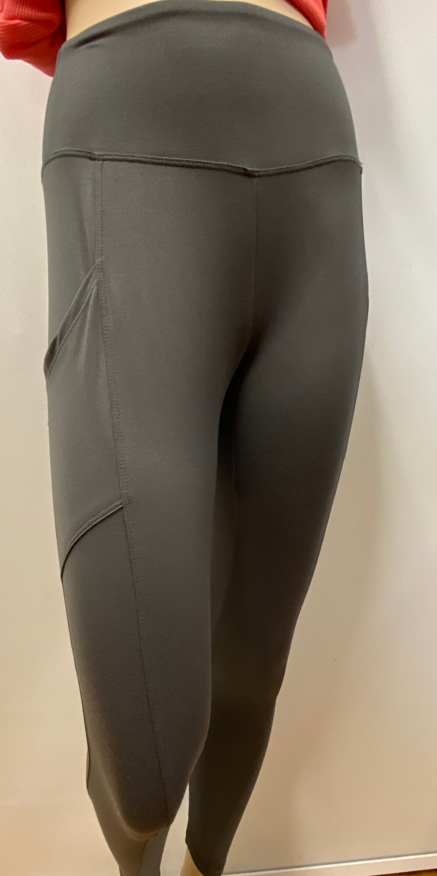 Pocket Leggings in Ash Grey