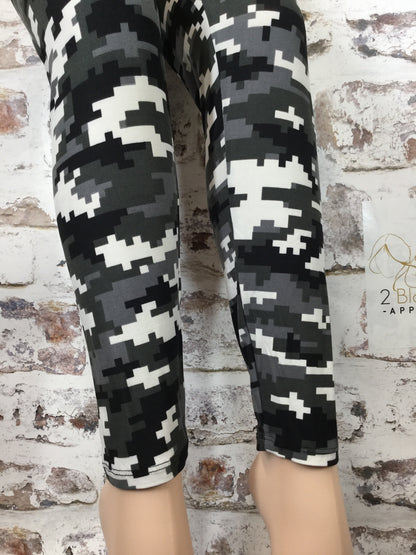 Plus Leggings"Digital Grey Camo"