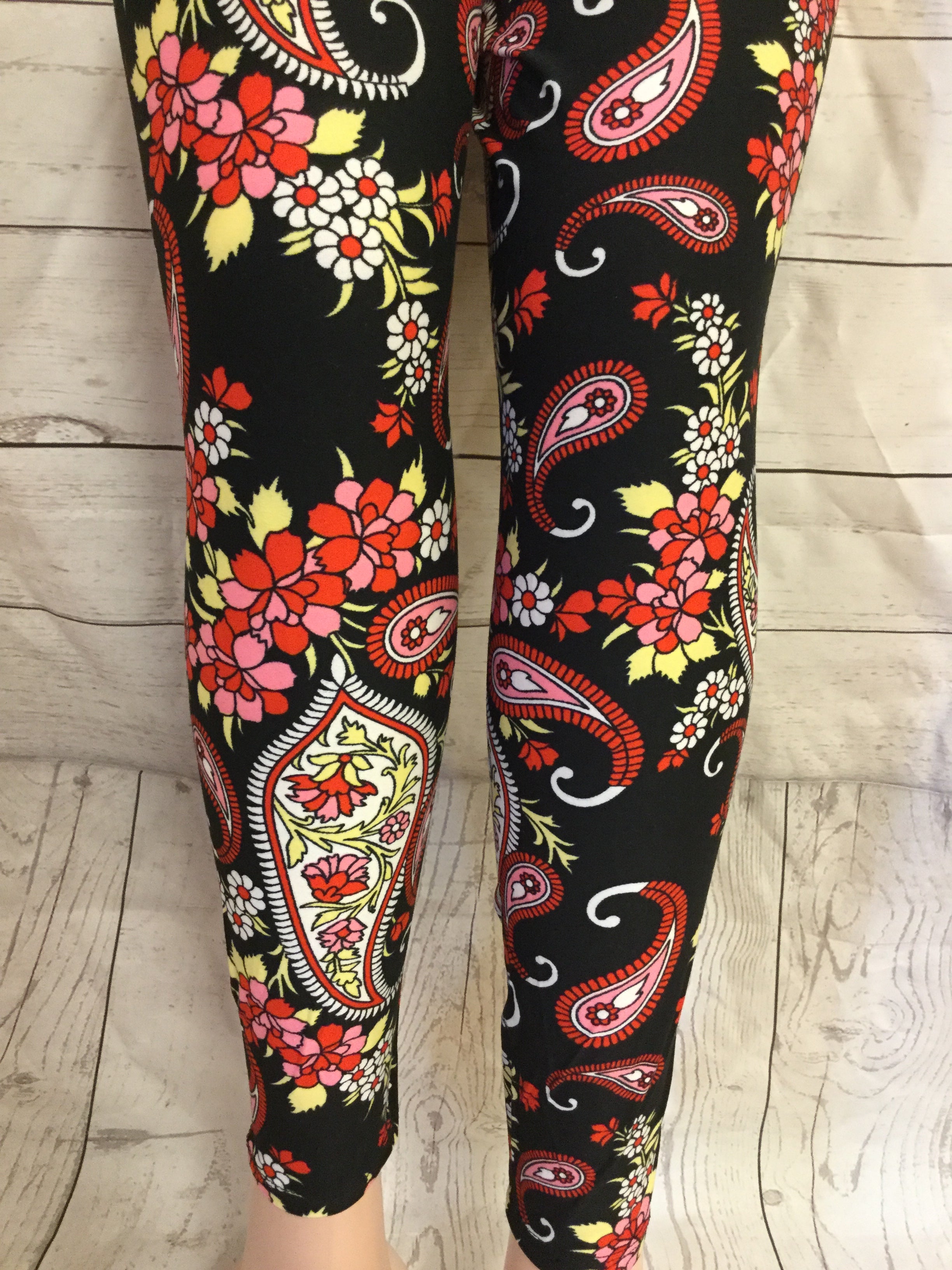Buy Okara Girl's Flower Printed Winter Woollen Velvet Legging|Jegging with  Fleece Inside and Side Two Pockets Multicolour(M3)_Small,Pack of 01 at  Amazon.in
